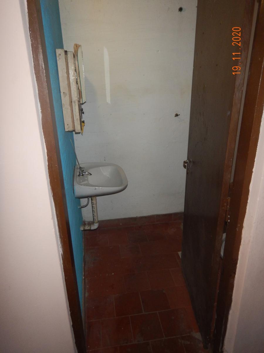 Casa con garaje para 2 autos y Local