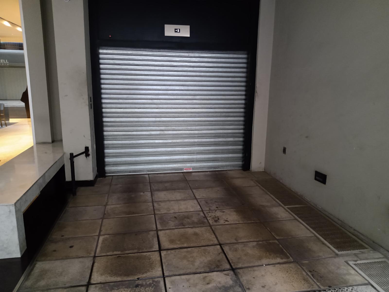 Cochera cubierta en venta