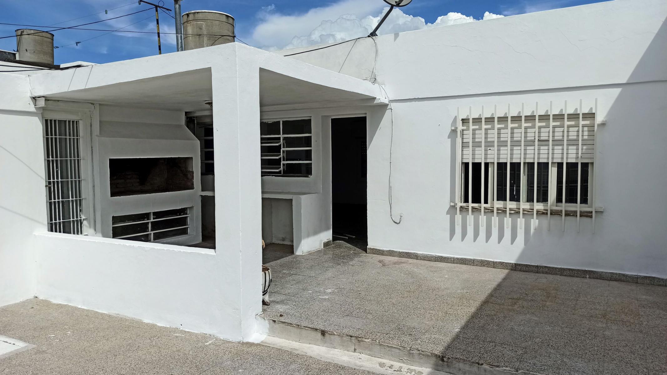 VENTA PERMUTA ALTURA AV. ROSARIO 2700 CASA 3 DORMITORIOS 150 m2 2